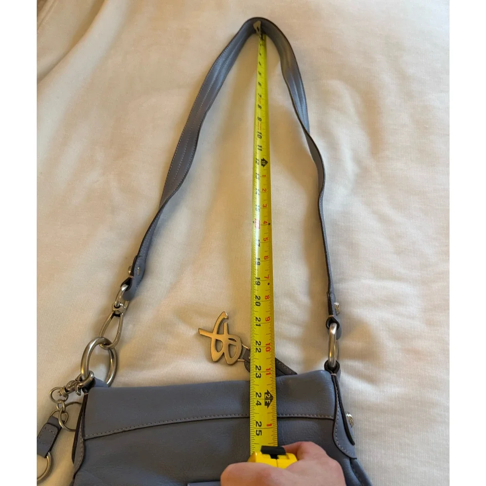 B Makowski Purse Blue Leather Crossbody Silver Hardware Pockets Zip Close Classi